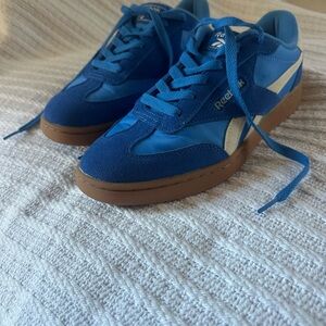 REEBOK— Forte Lounger, blue and white sneakers